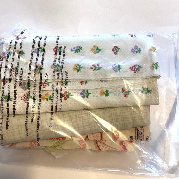 A Bundle Bag of Off-White / Cream Cotton Fabrics Material Scraps Quilting Sewing - Picture 7 of 7